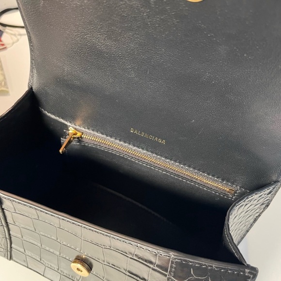 Balenciaga authentic black crocodile embossed leather handbag! GORGEOUS!!! - Picture 2 of 4